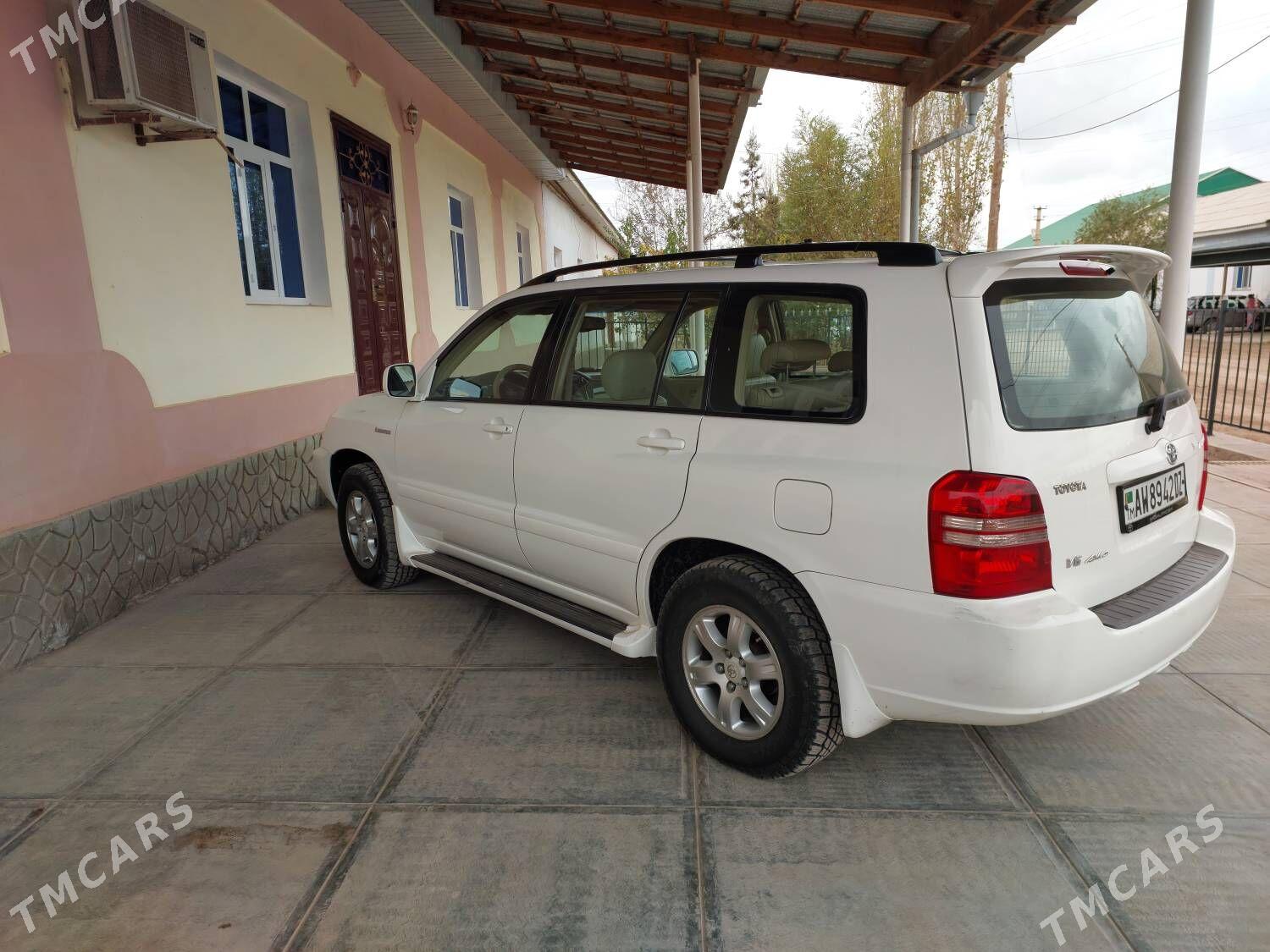 Toyota Highlander 2003 - 260 000 TMT - Кёнеургенч - img 1