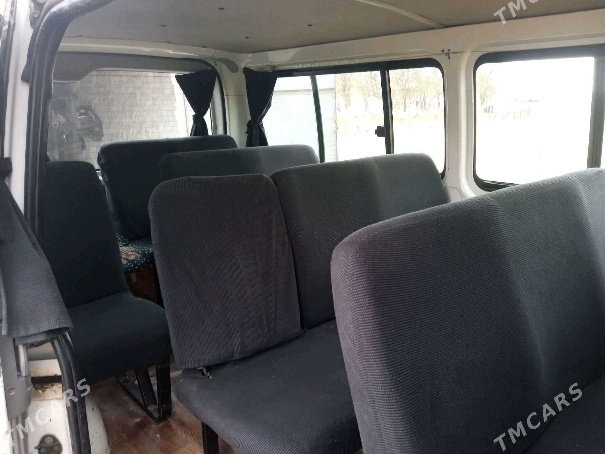 Toyota Hiace 2006 - 240 000 TMT - Türkmenbaşy - img 5