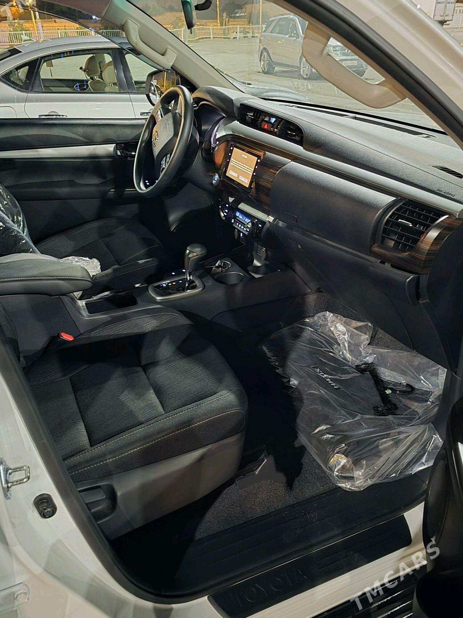 Toyota Hilux 2025 - 672 750 TMT - Aşgabat - img 5