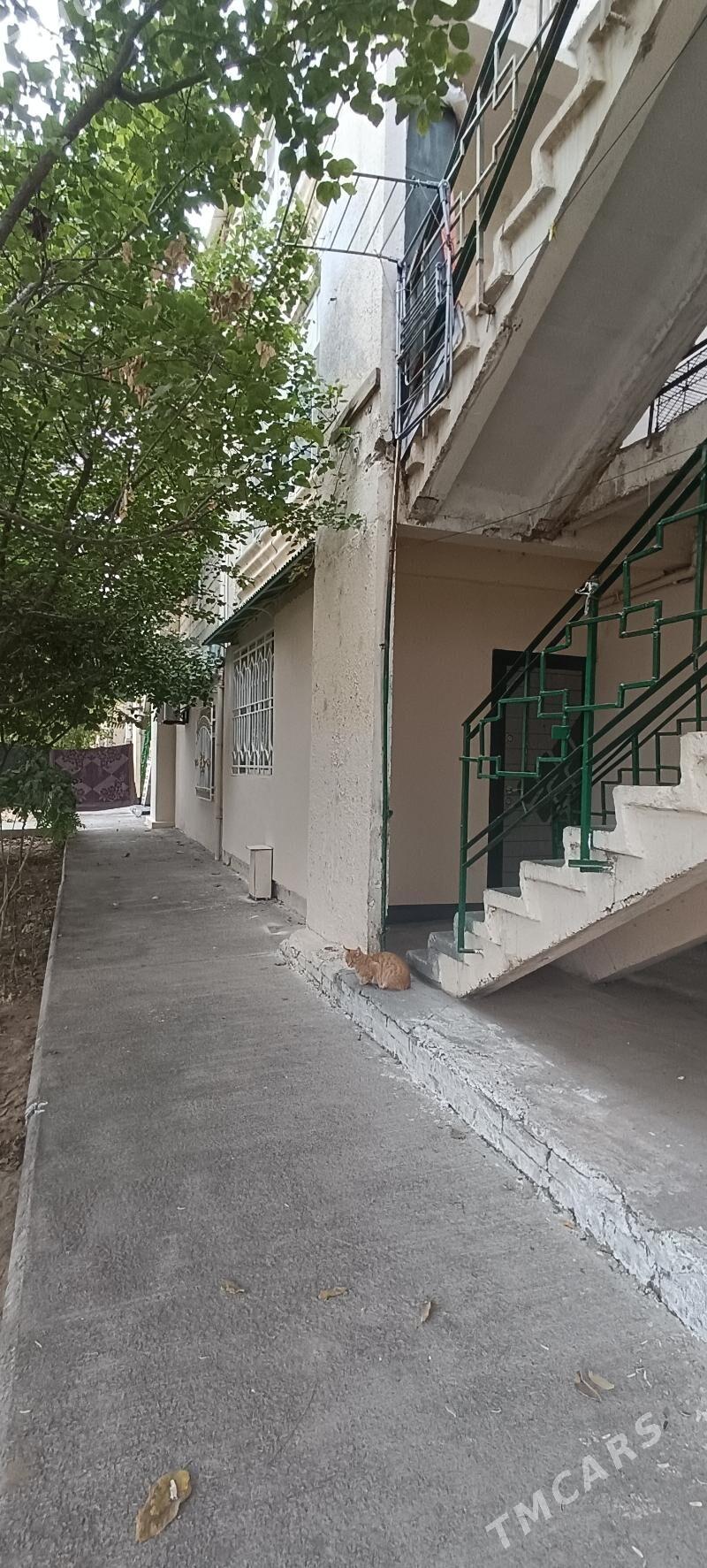 3 Мкр 1 Этаж с Огородом - 3 мкр - img 1