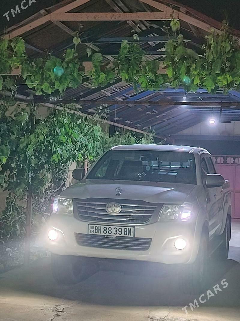 Toyota Hilux 2013 - 370 000 TMT - Hazar - img 4