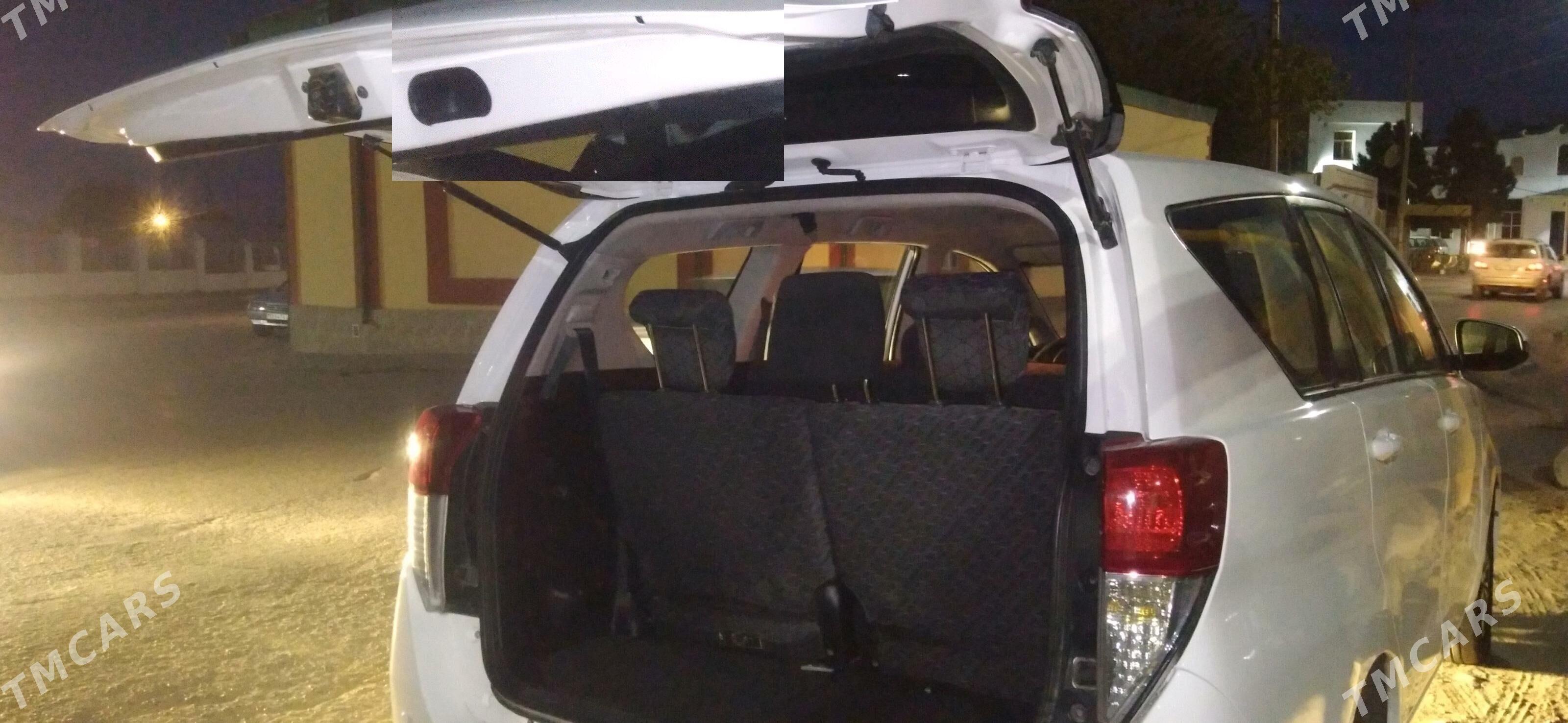 Toyota Innova 2021 - 266 000 TMT - Kerki - img 4