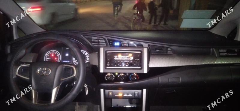 Toyota Innova 2021 - 266 000 TMT - Kerki - img 5