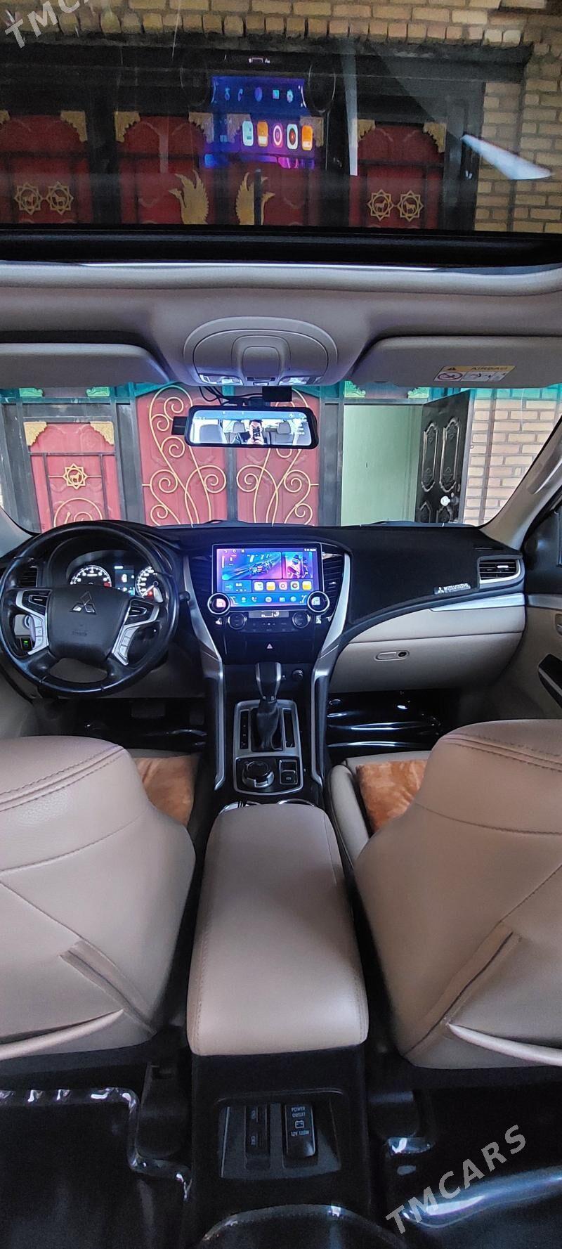 Mitsubishi Montero Sport 2019 - 405 000 TMT - Дашогуз - img 2