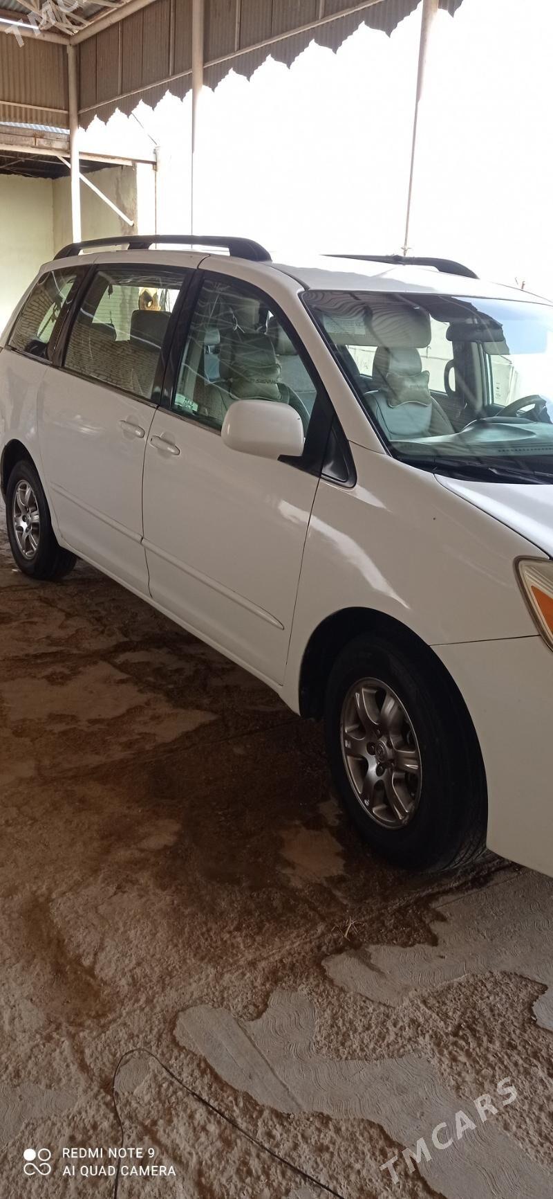 Toyota Sienna 2004 - 180 000 TMT - Mary - img 4