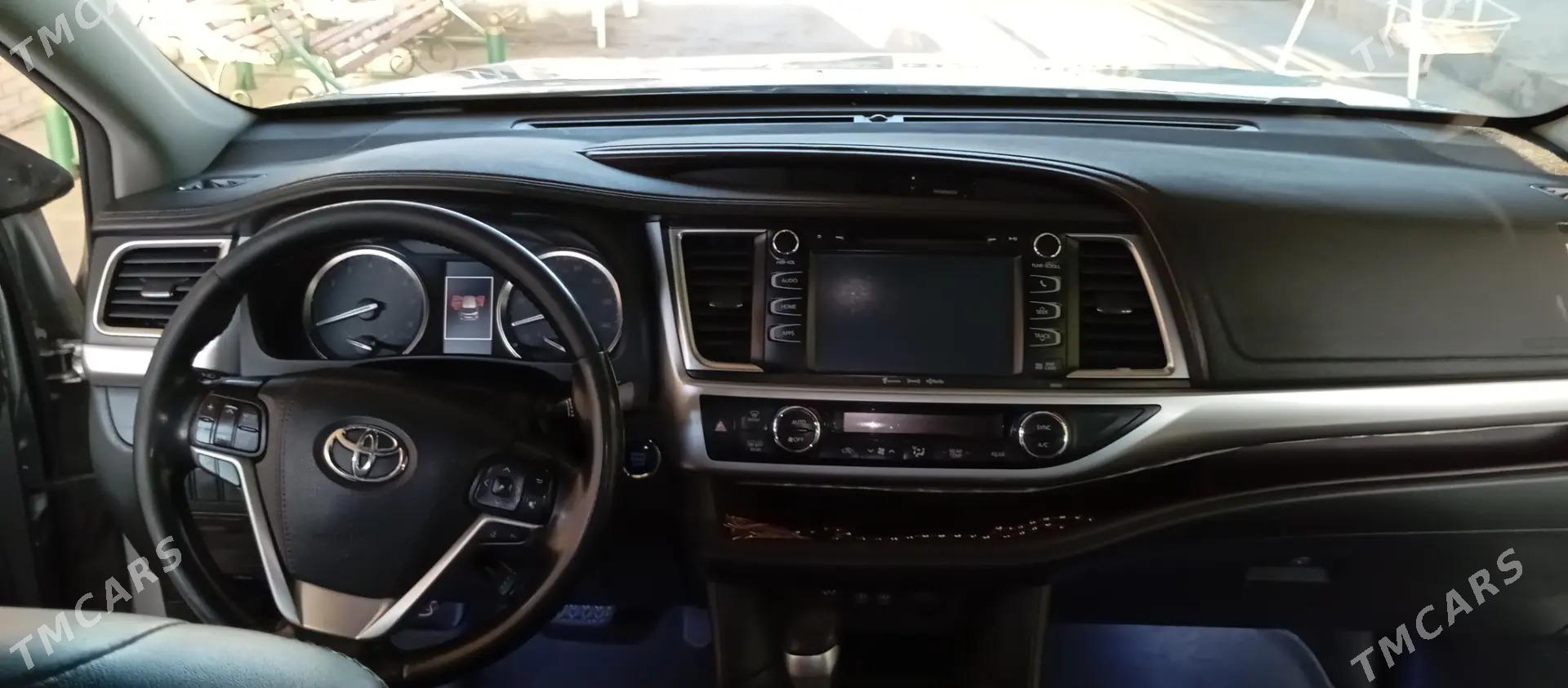 Toyota Highlander 2018 - 420 000 TMT - Мары - img 6