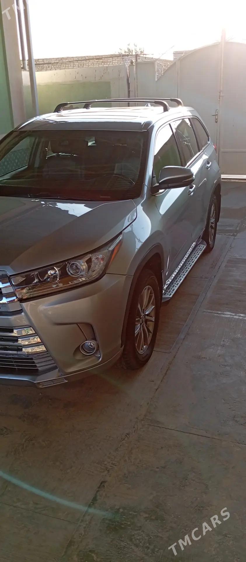 Toyota Highlander 2018 - 420 000 TMT - Мары - img 2