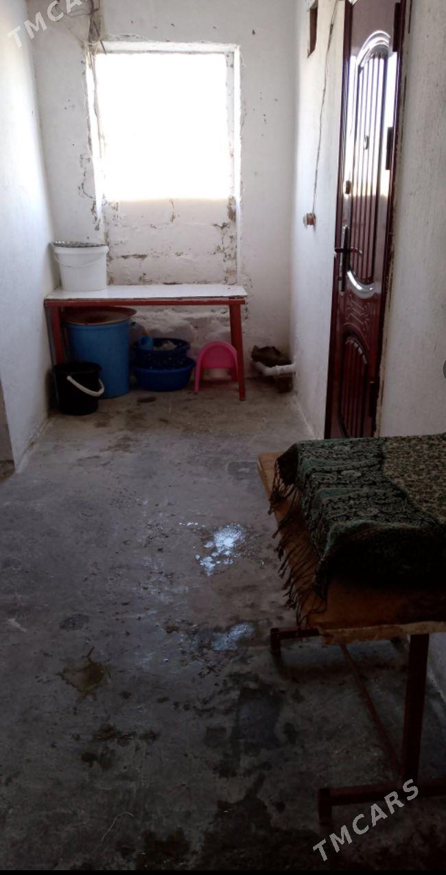 Satlyk Parahat obasy 14 pmka - Ýaşlyk - img 3