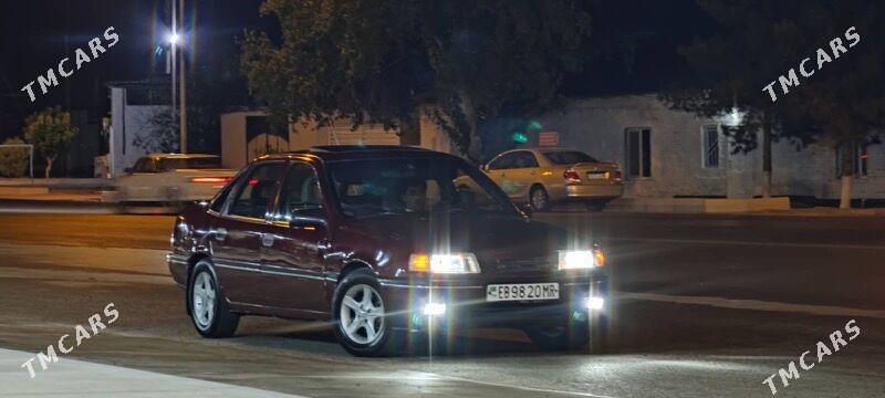 Opel Vectra 1989 - 45 000 TMT - Мары - img 1