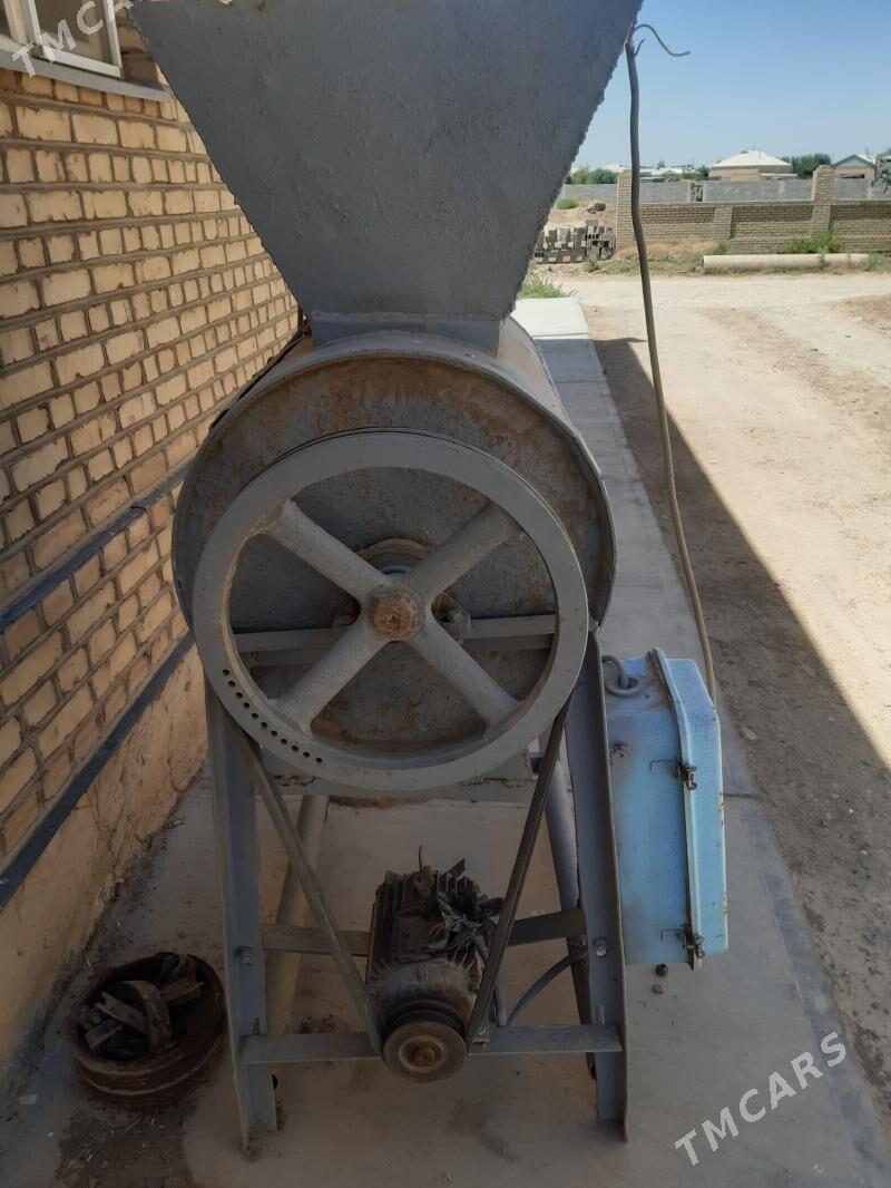 Mekke tüýtýän enjam - Мургап - img 3