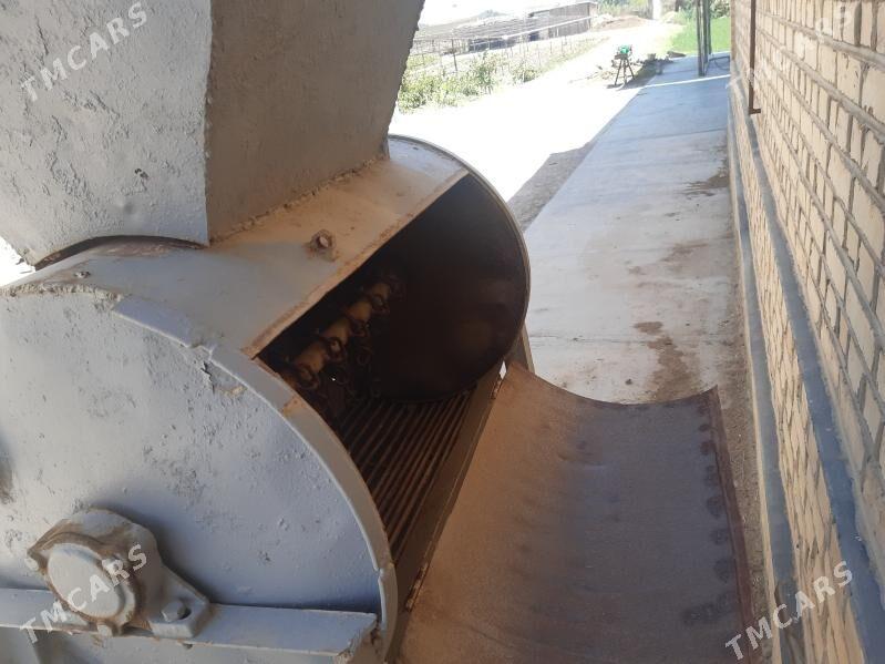 Mekke tüýtýän enjam - Мургап - img 2