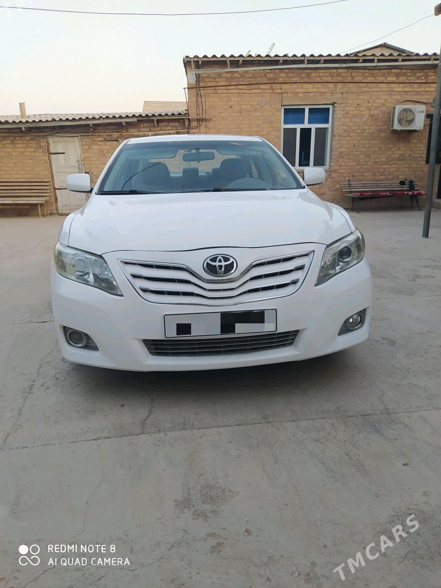 Toyota Camry 2010 - 145 000 TMT - Теджен - img 1