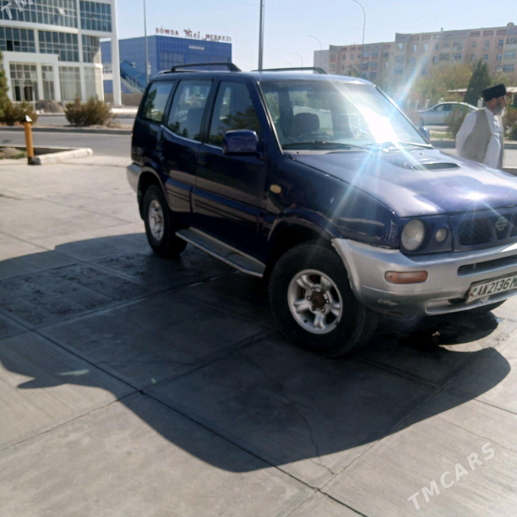 Nissan Pathfinder Armada 2000 - 70 000 TMT - Мары - img 3