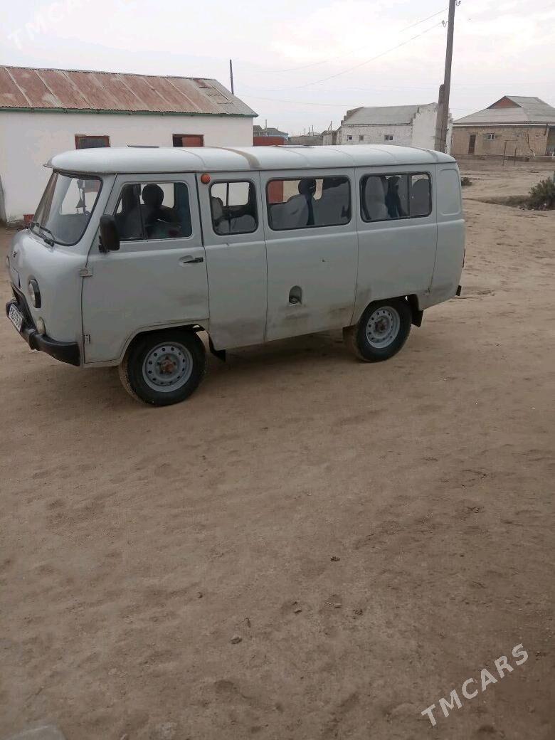 UAZ Profi 2004 - 25 000 TMT - Esenguly - img 4