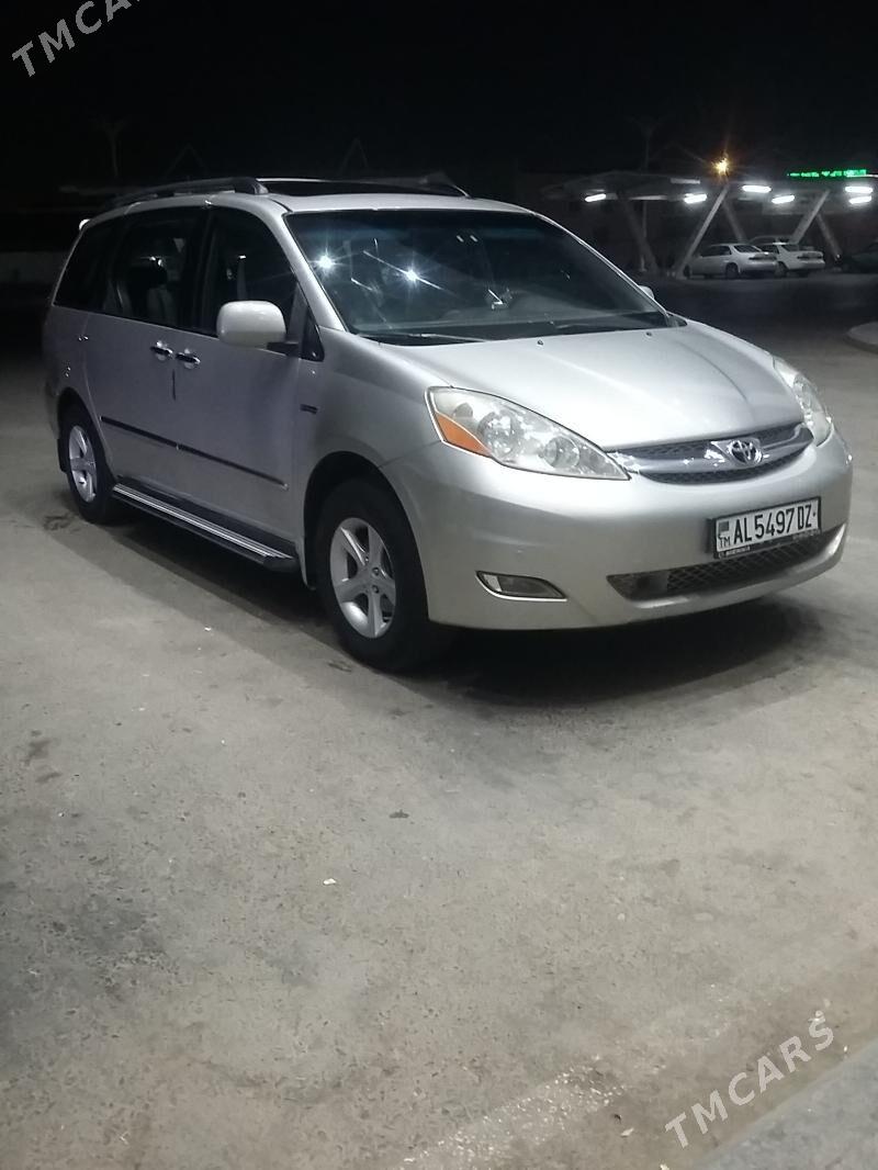 Toyota Sienna 2006 - 300 000 TMT - Дашогуз - img 2