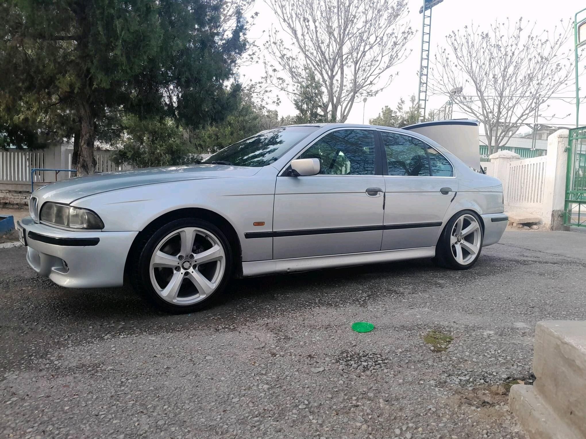 BMW E39 1998 - 110 000 TMT - Aşgabat - img 4