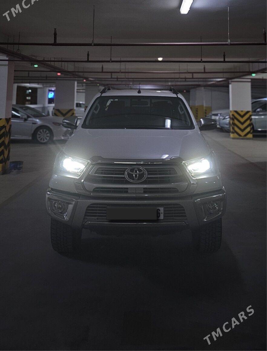 Toyota Hilux 2022 - 610 000 TMT - Aşgabat - img 2