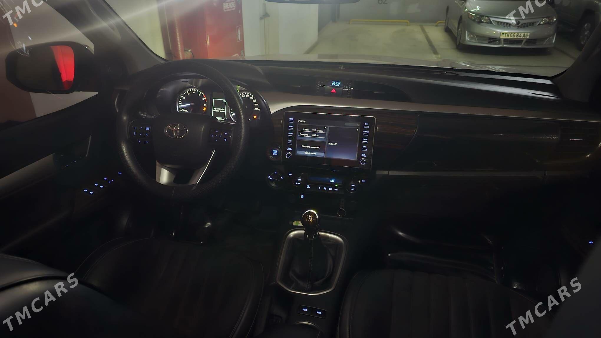 Toyota Hilux 2022 - 610 000 TMT - Aşgabat - img 5