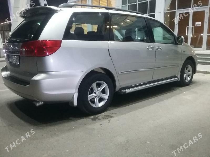 Toyota Sienna 2006 - 300 000 TMT - Дашогуз - img 4