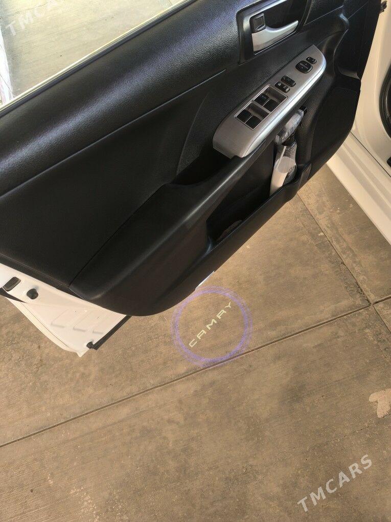 Toyota Camry 2013 - 260 000 TMT - Дашогуз - img 4