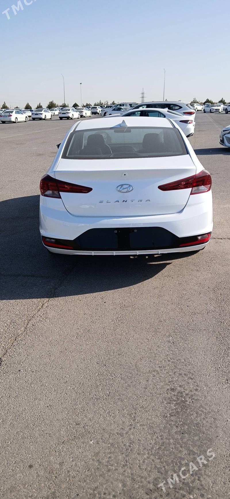 Hyundai Elantra 2020 - 240 000 TMT - Бузмеин - img 3