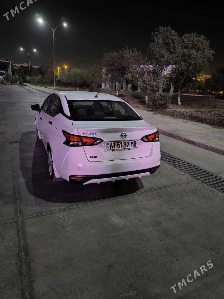 Nissan Versa 2022 - 200 000 TMT - Мары - img 4
