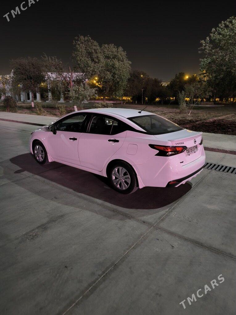 Nissan Versa 2022 - 200 000 TMT - Мары - img 1