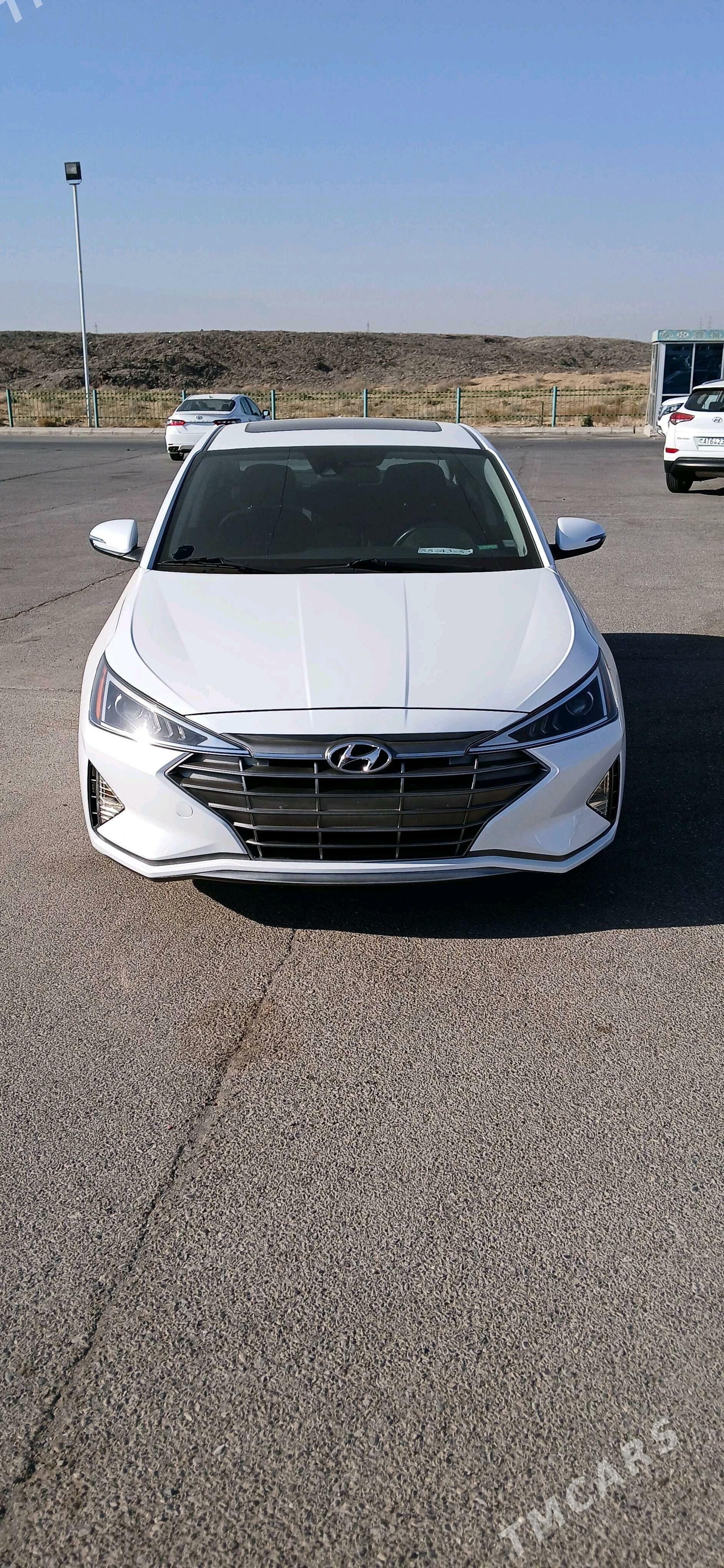 Hyundai Elantra 2020 - 240 000 TMT - Бузмеин - img 5