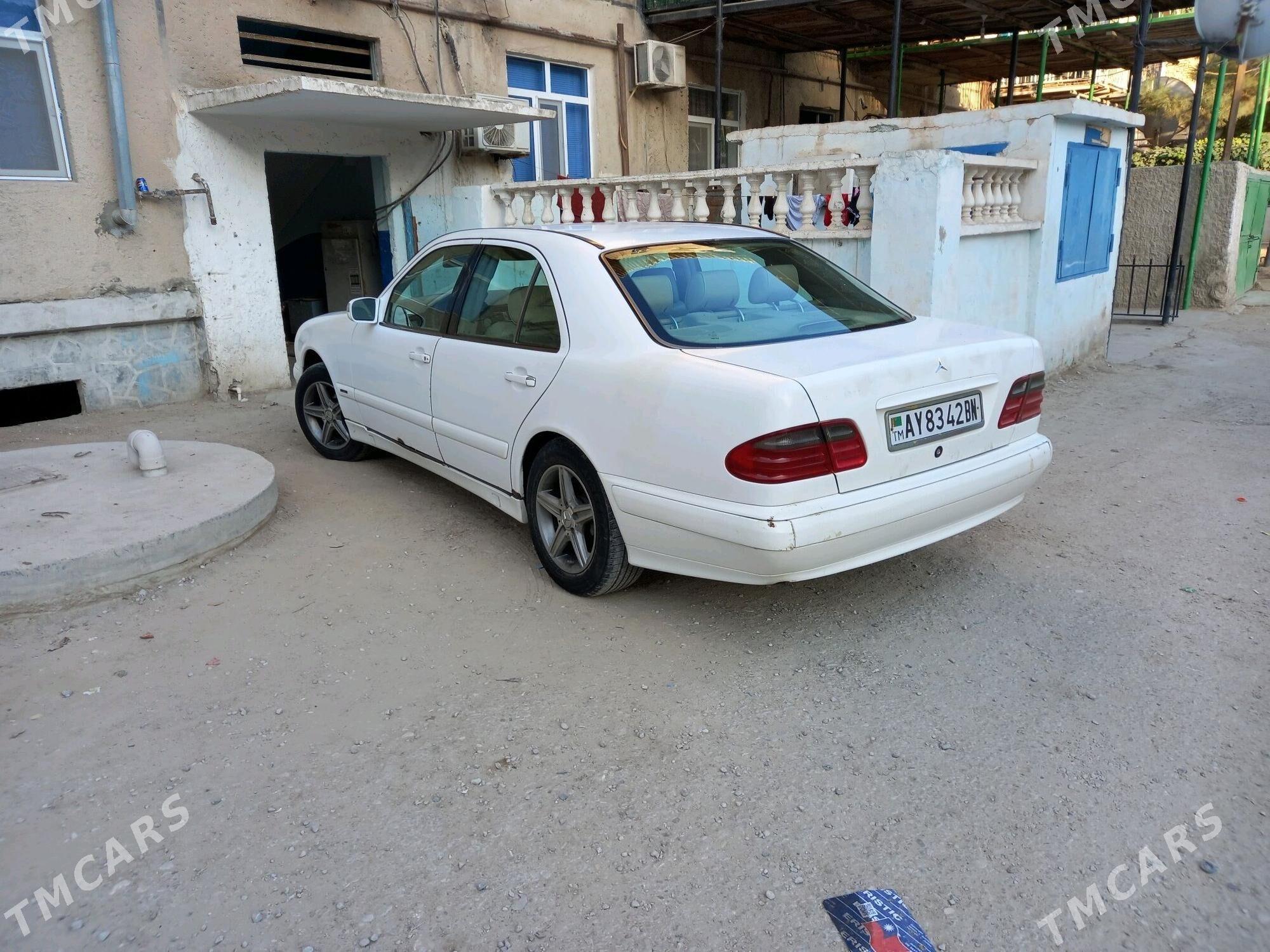 Mercedes-Benz 230E 2000 - 59 000 TMT - Balkanabat - img 2