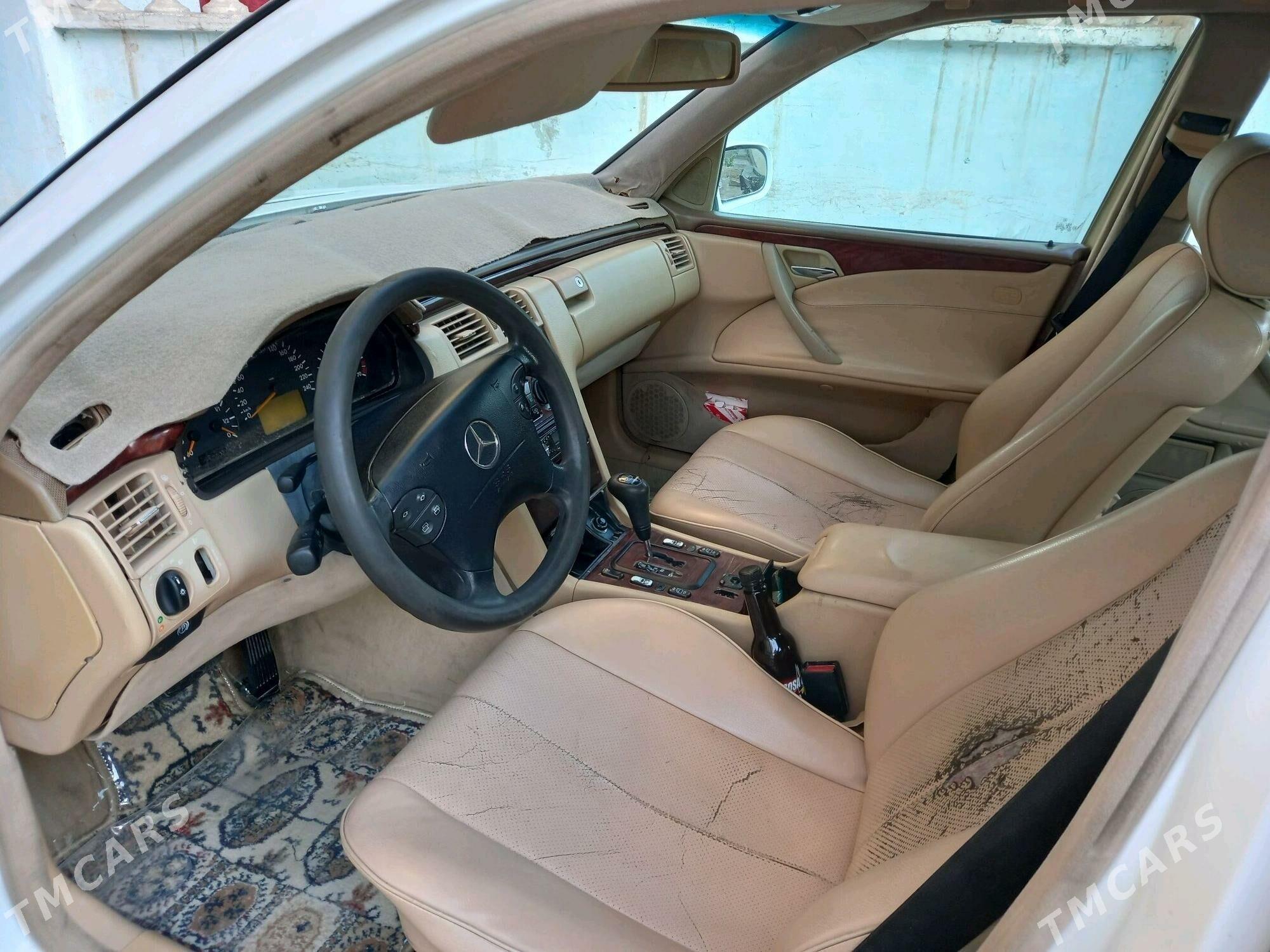 Mercedes-Benz 230E 2000 - 59 000 TMT - Balkanabat - img 3