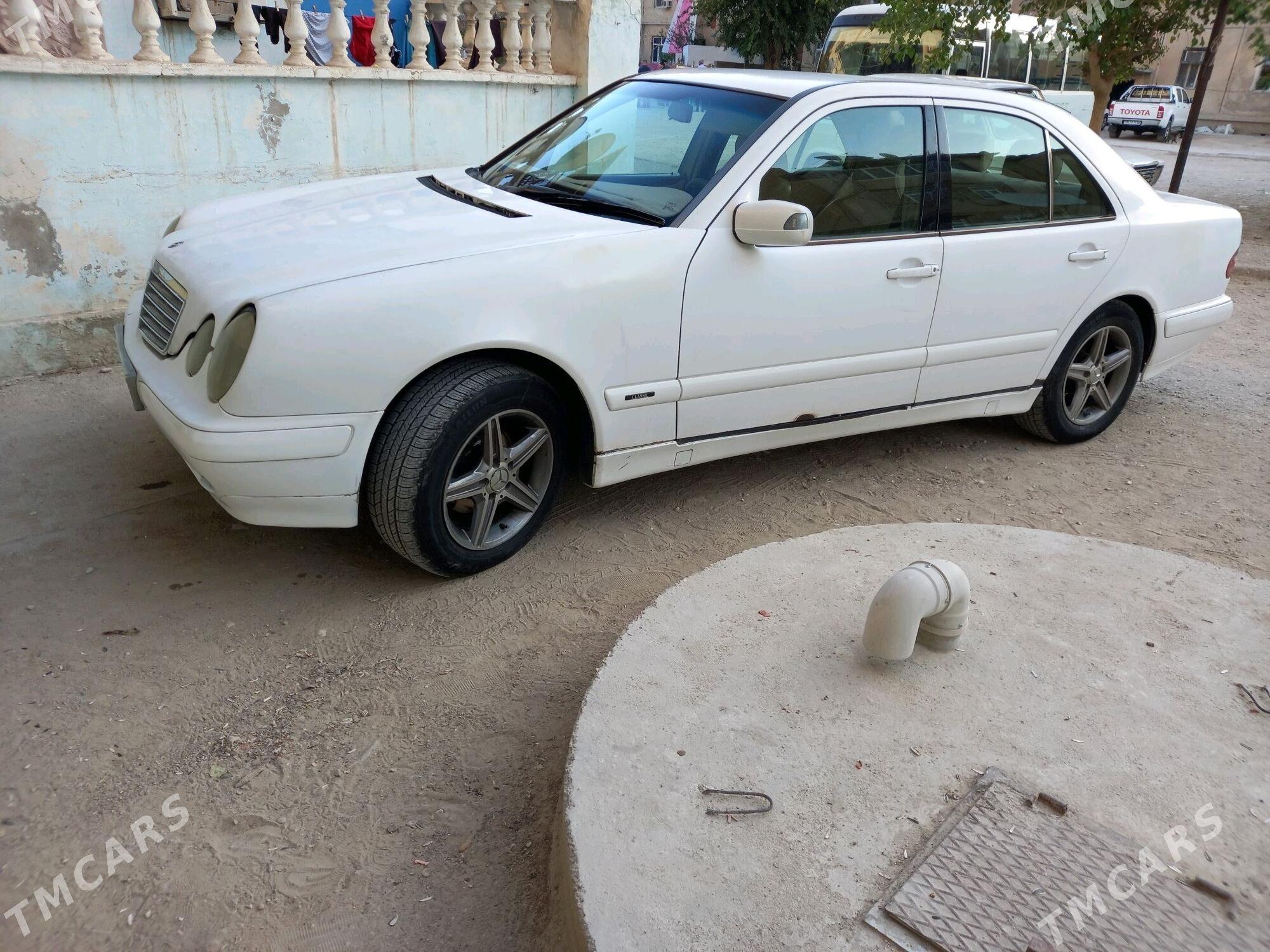 Mercedes-Benz 230E 2000 - 59 000 TMT - Balkanabat - img 1