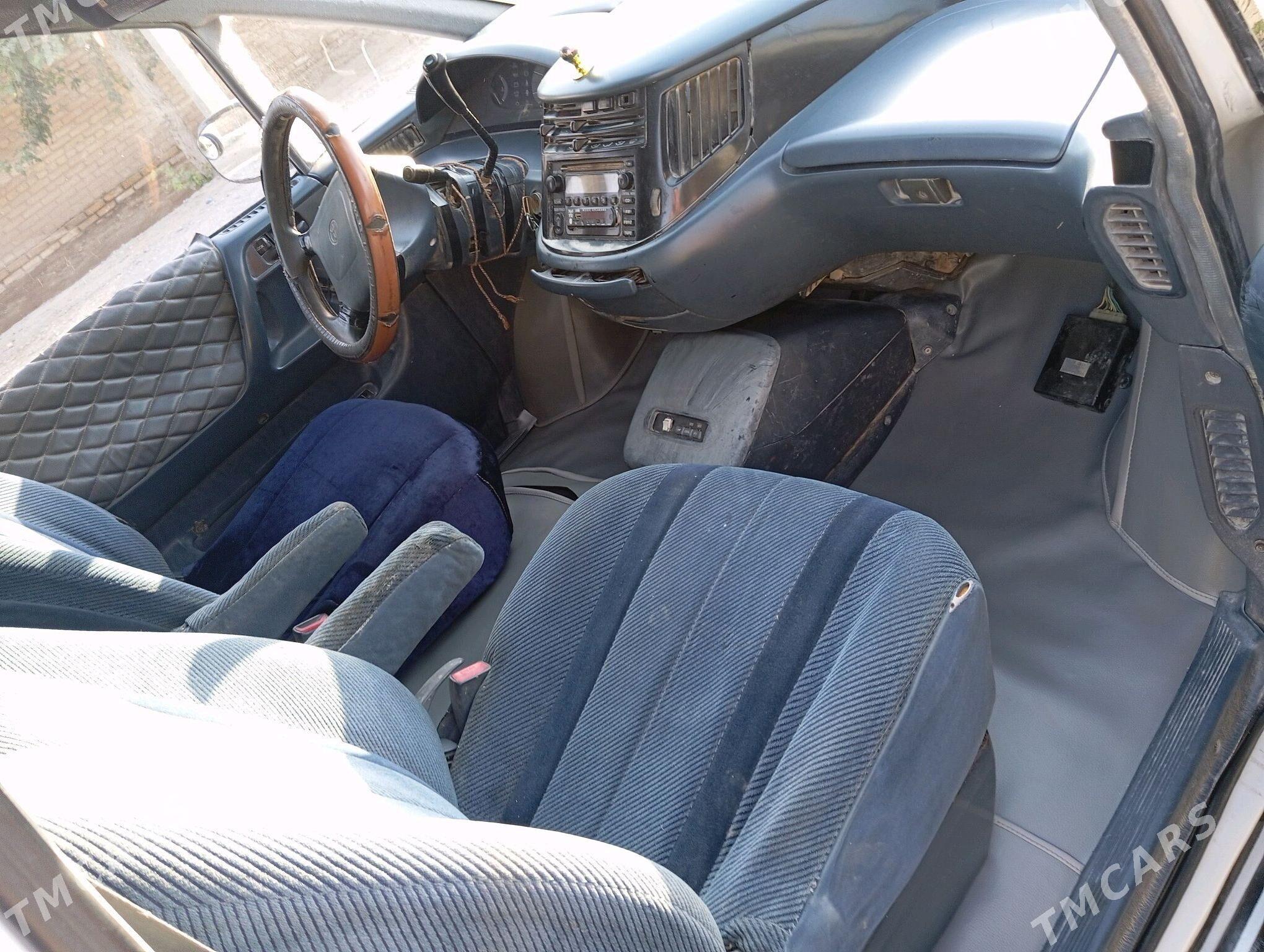 Toyota Previa 1991 - 90 000 TMT - Халач - img 5