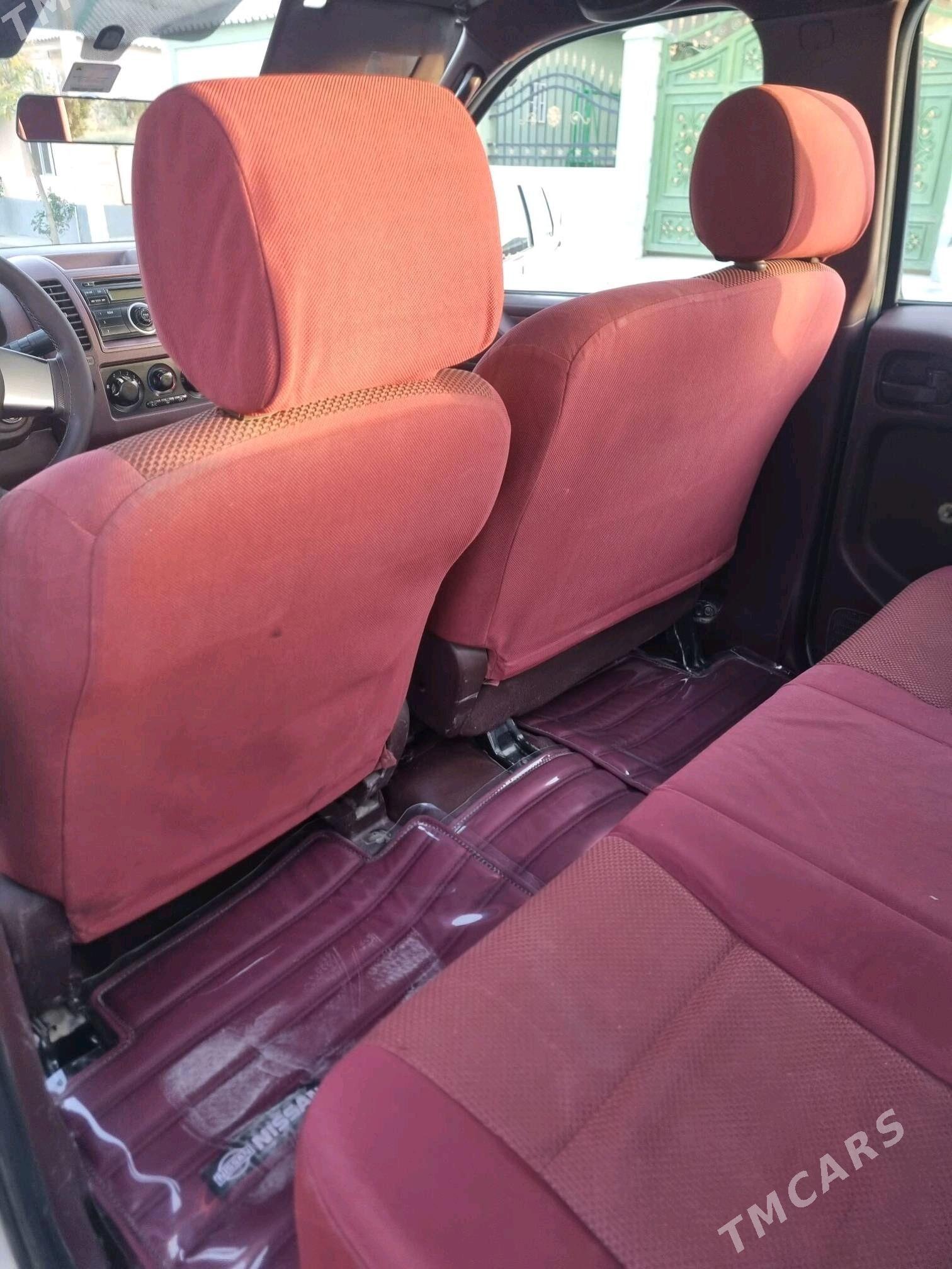 Nissan Navara 2011 - 136 000 TMT - Гёкдепе - img 4