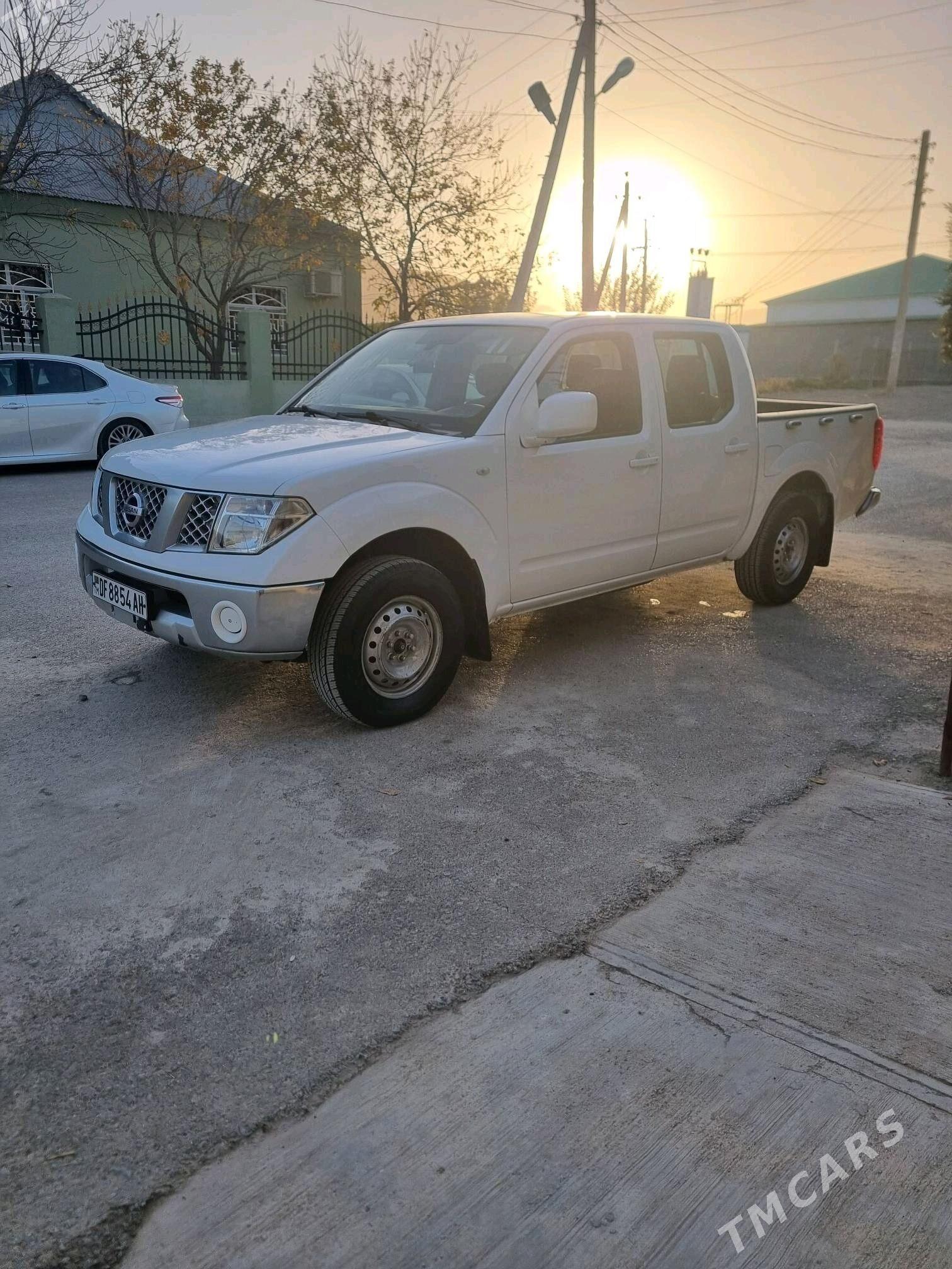 Nissan Navara 2011 - 136 000 TMT - Гёкдепе - img 2