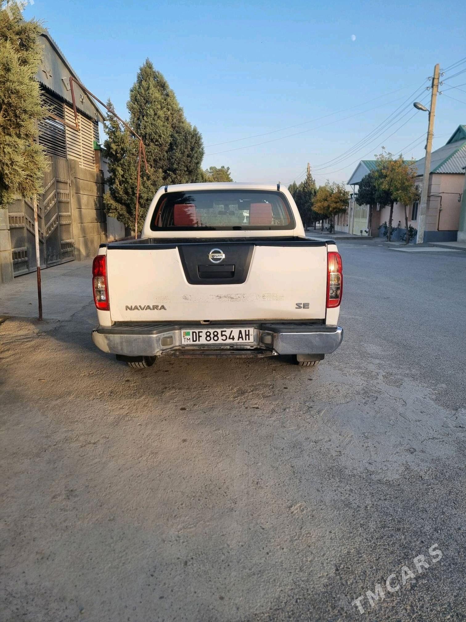 Nissan Navara 2011 - 136 000 TMT - Гёкдепе - img 3