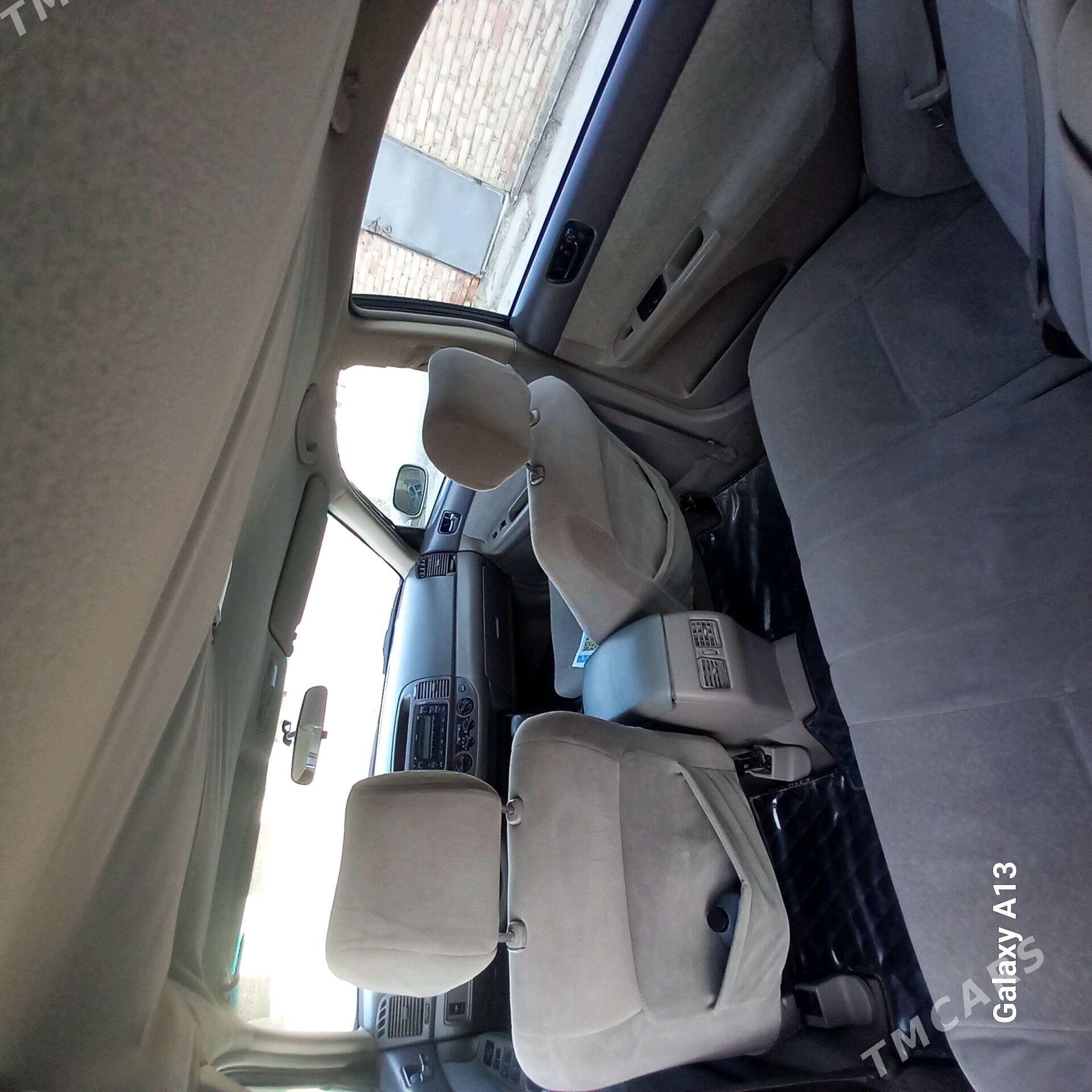 Toyota Camry 2004 - 150 000 TMT - Bäherden - img 3