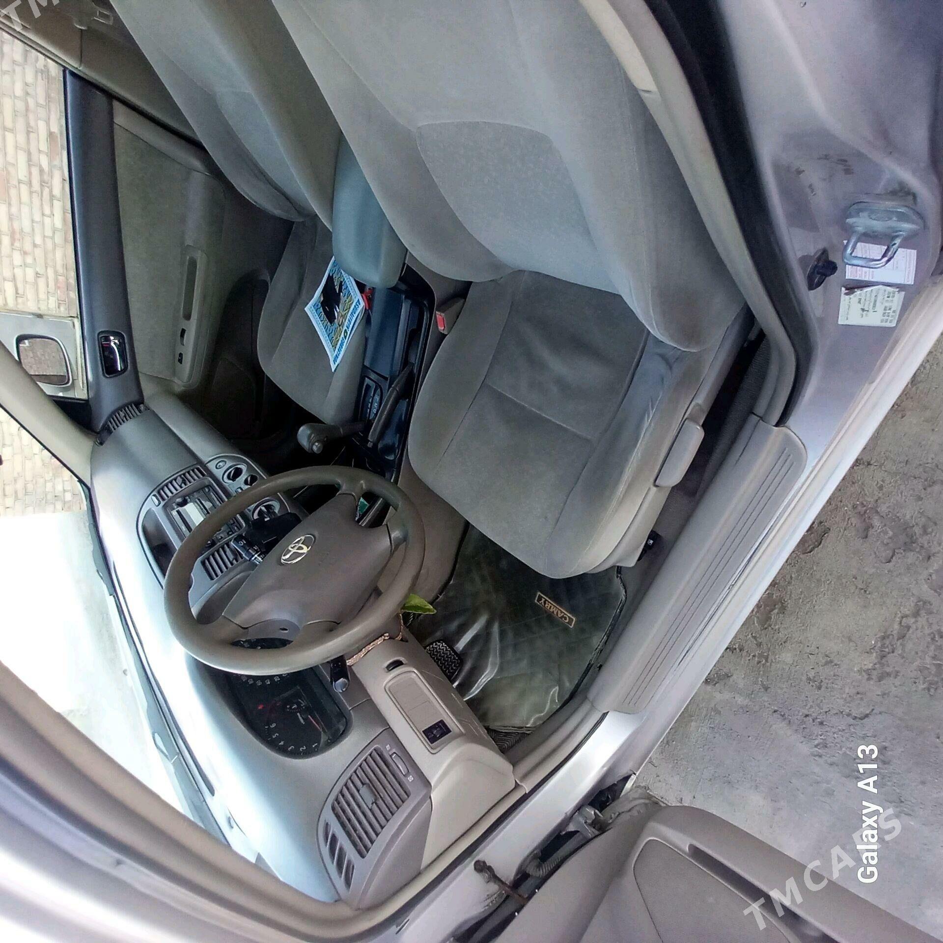 Toyota Camry 2004 - 150 000 TMT - Bäherden - img 10