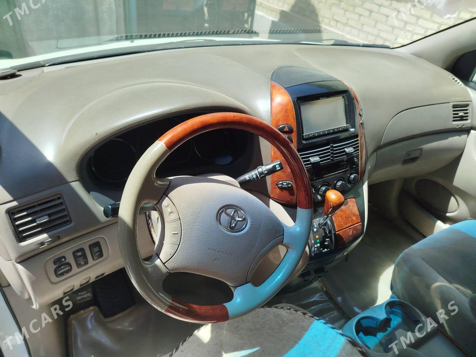 Toyota Sienna 2006 - 240 000 TMT - Aşgabat - img 4