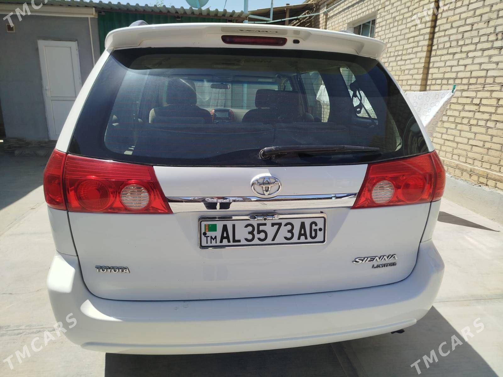 Toyota Sienna 2006 - 240 000 TMT - Aşgabat - img 3