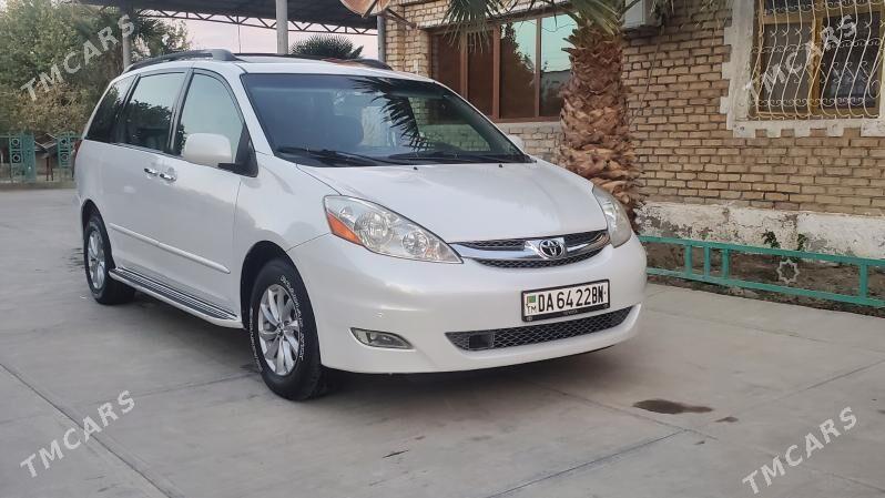 Toyota Sienna 2004 - 260 000 TMT - Magtymguly - img 1