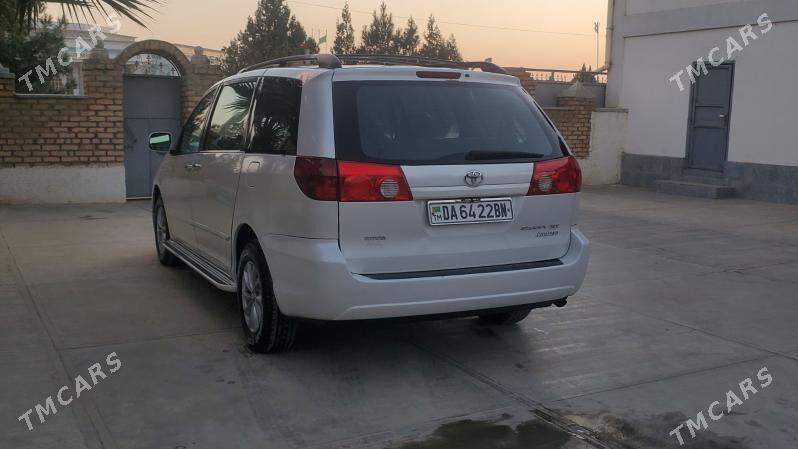 Toyota Sienna 2004 - 260 000 TMT - Magtymguly - img 3
