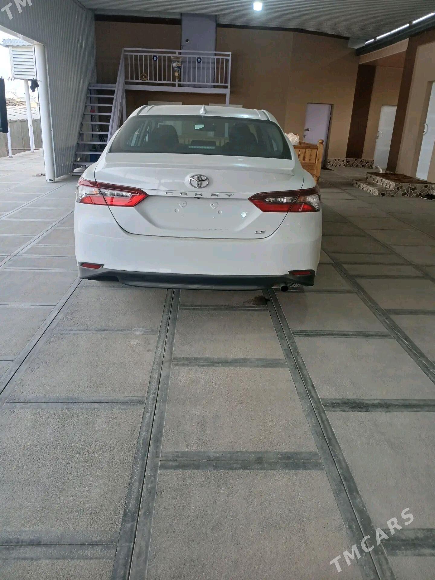 Toyota Camry 2022 - 350 000 TMT - Мары - img 3