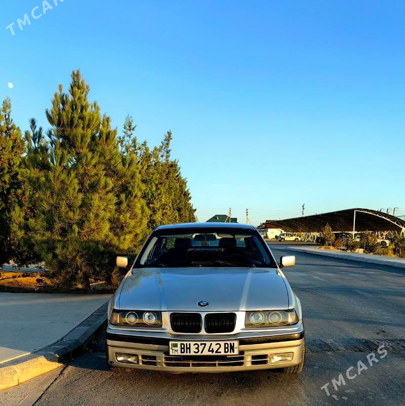 BMW 3 Series 1993 - 46 000 TMT - Балканабат - img 1
