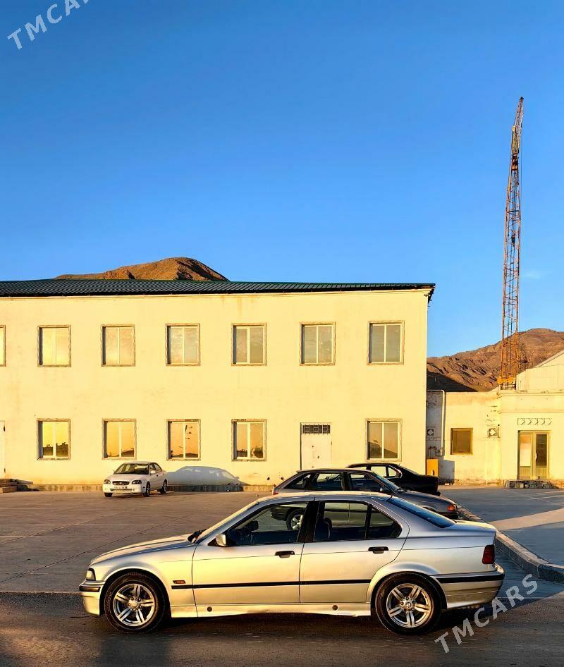 BMW 3 Series 1993 - 46 000 TMT - Балканабат - img 3