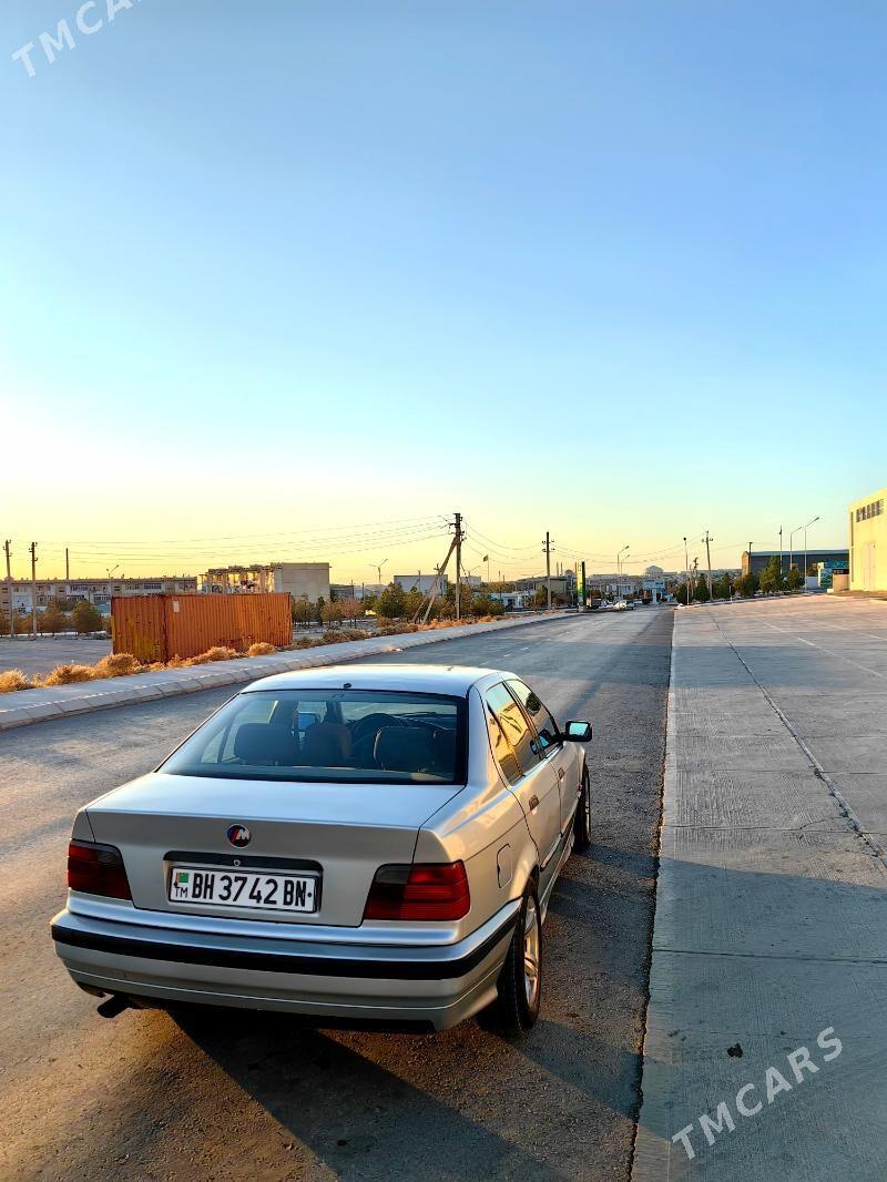 BMW 3 Series 1993 - 46 000 TMT - Балканабат - img 4