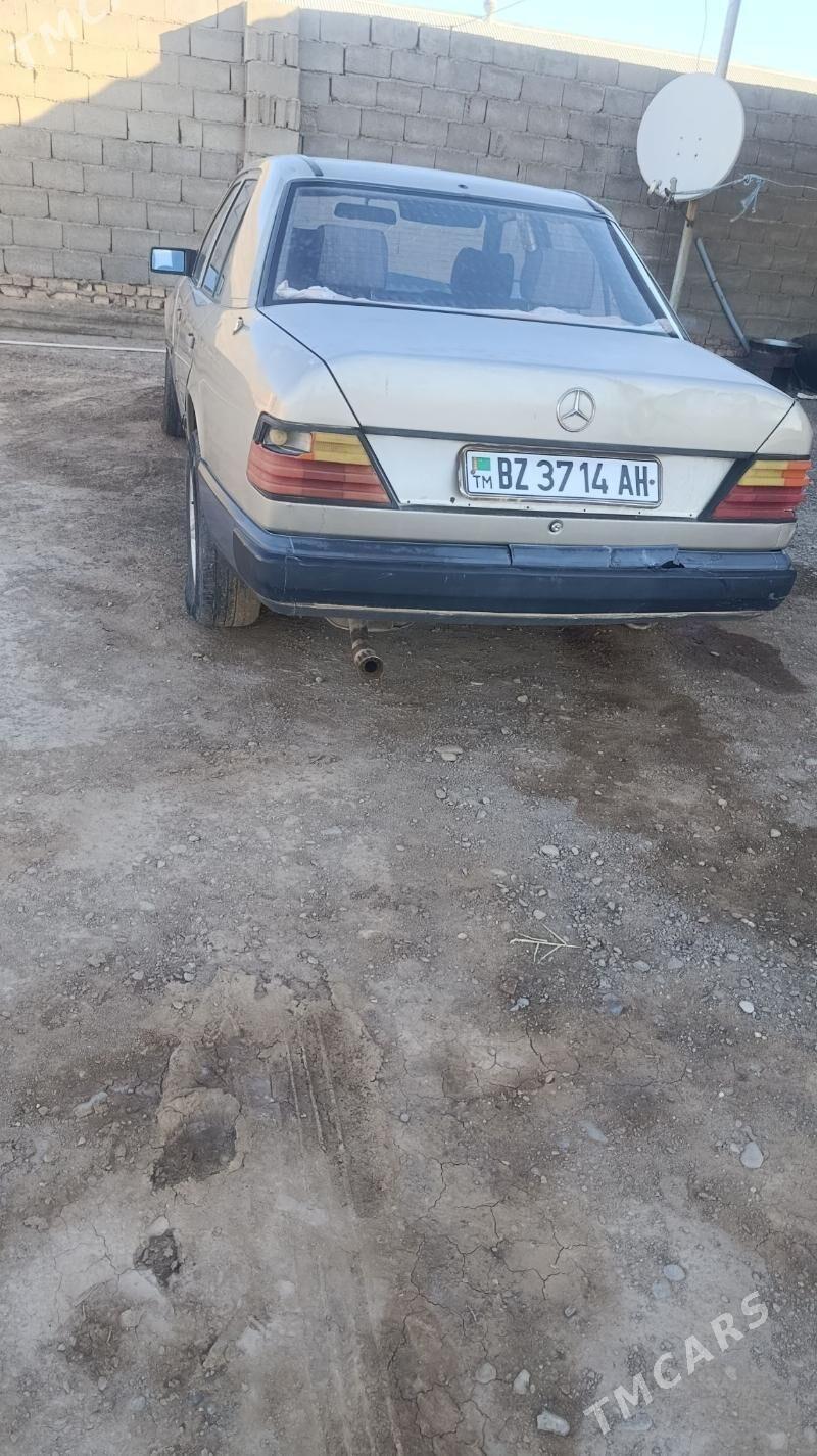 Mercedes-Benz 300D 1990 - 15 000 TMT - Серахс - img 2