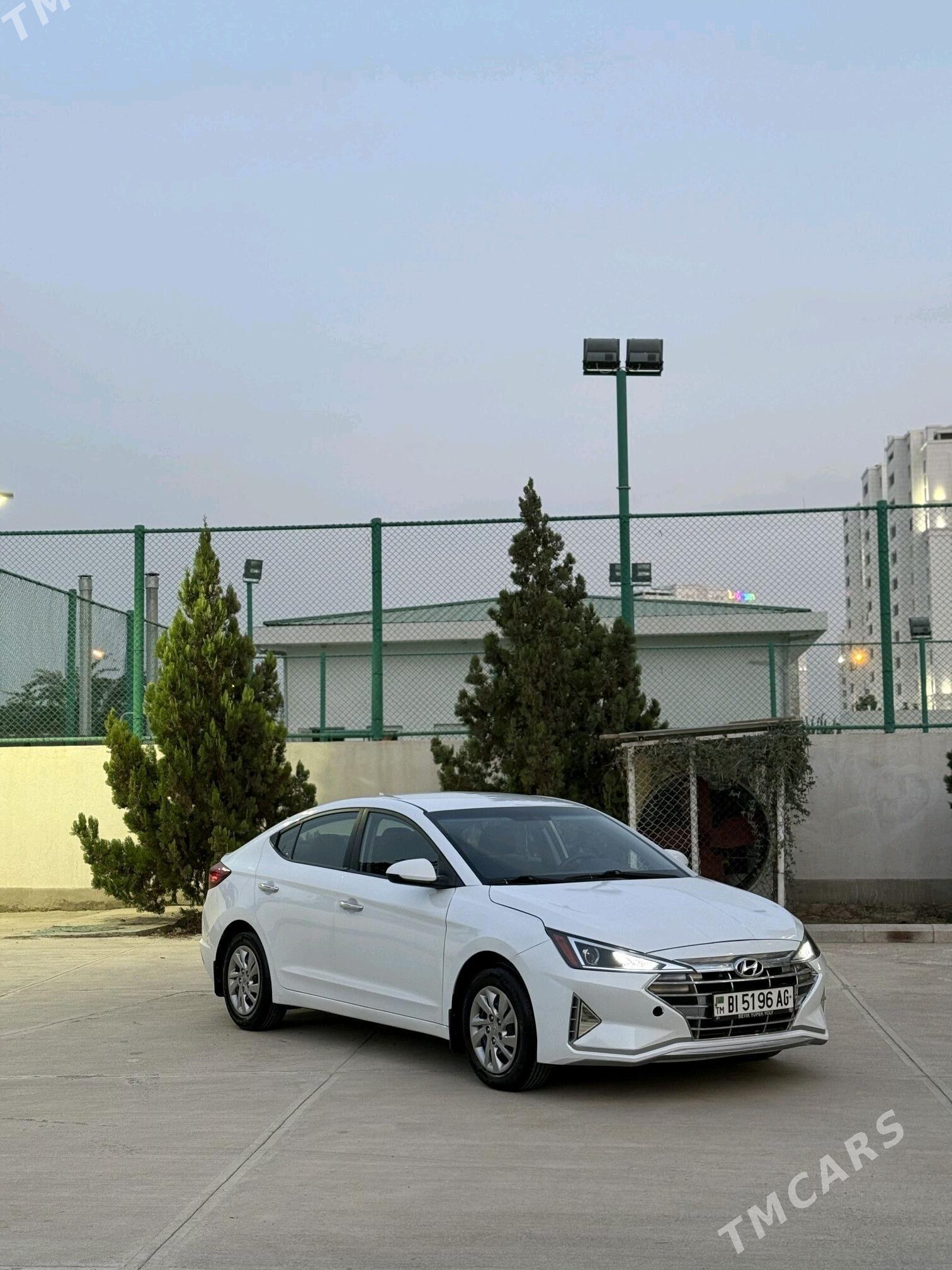 Hyundai Elantra 2019 - 220 000 TMT - Кëши - img 2