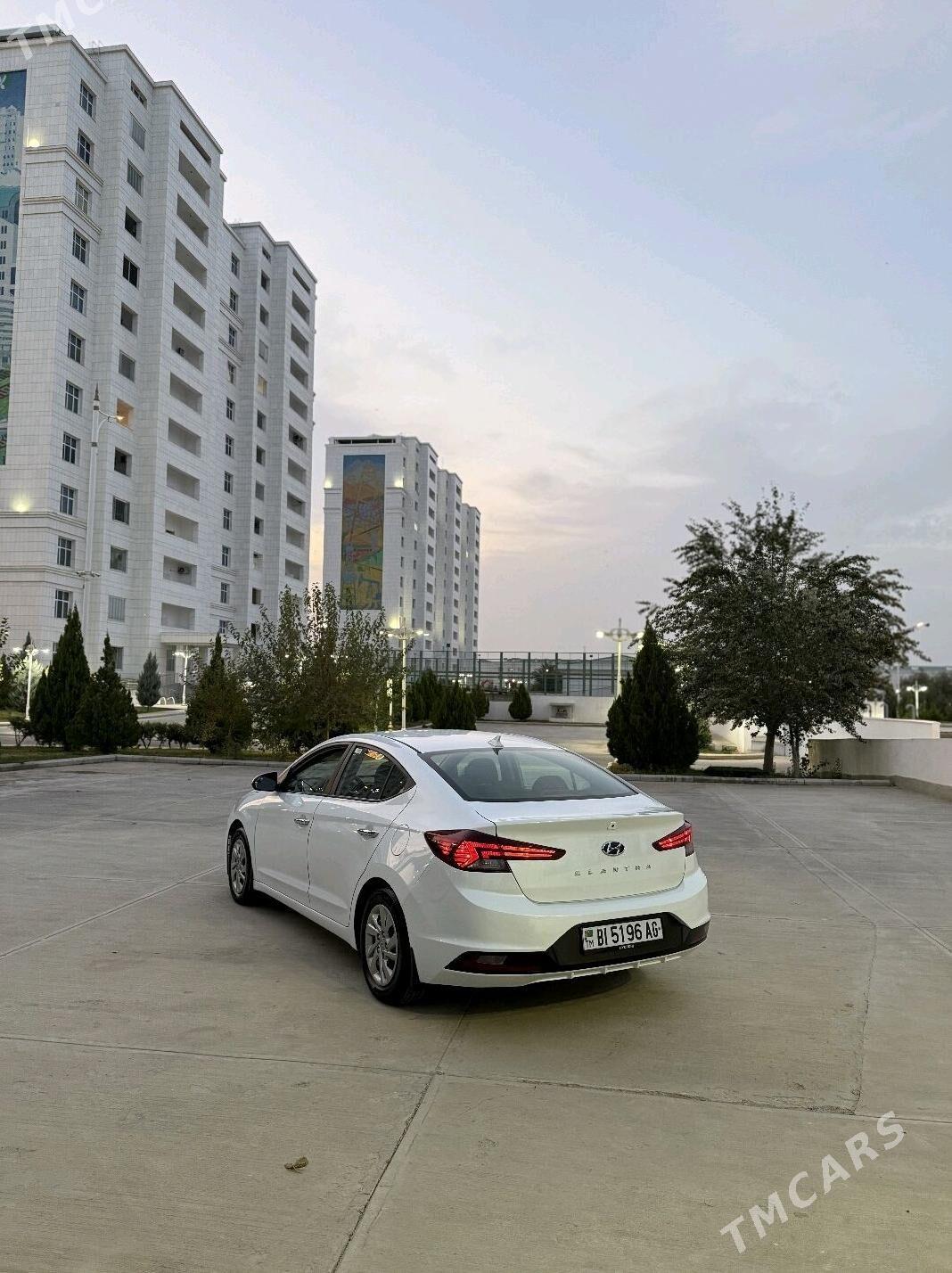 Hyundai Elantra 2019 - 220 000 TMT - Кëши - img 4