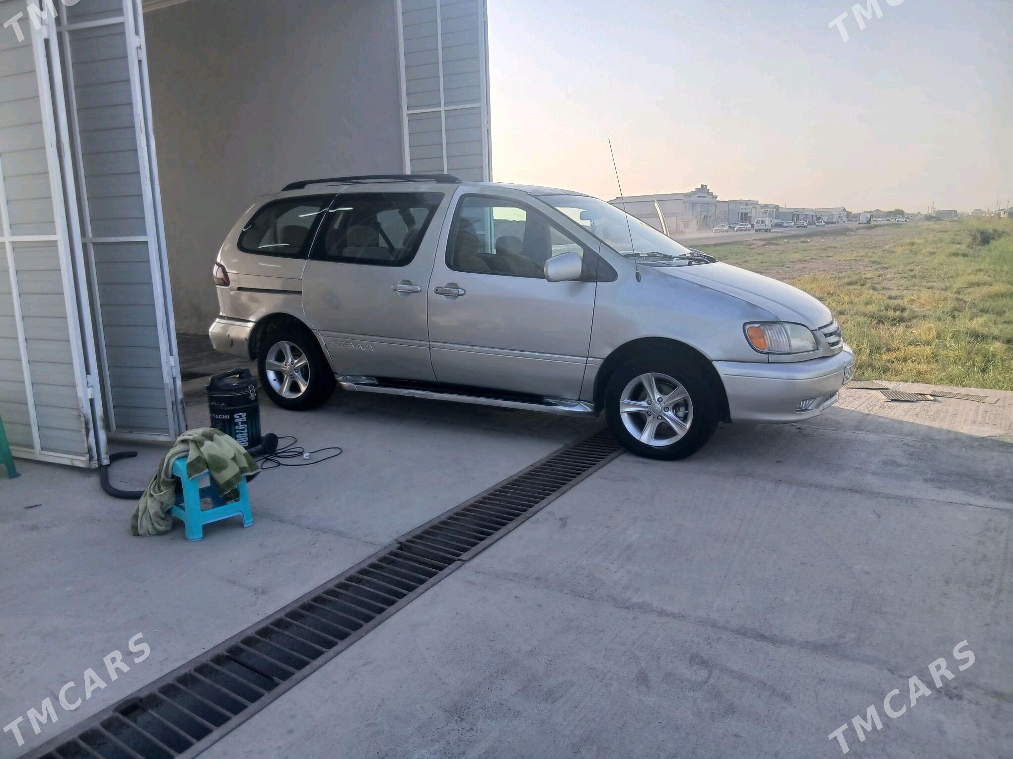 Toyota Sienna 2002 - 128 000 TMT - Mary - img 1