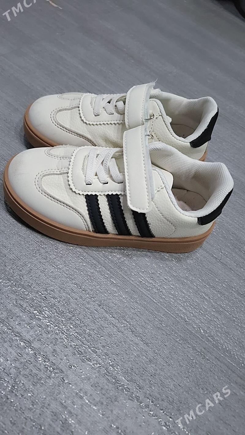 кроссовки - Мир 1 - img 3